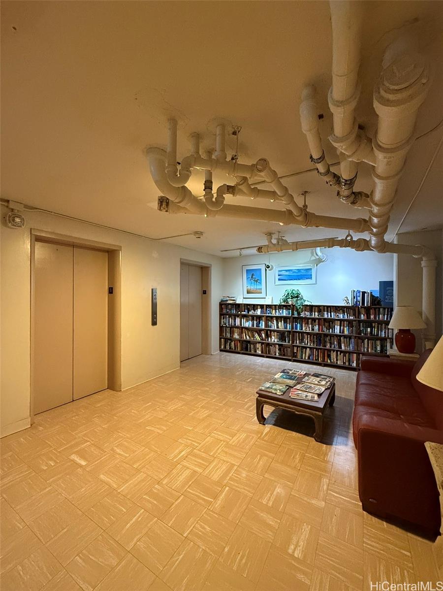 1001 Wilder Ave Honolulu - Rental - photo 17 of 20