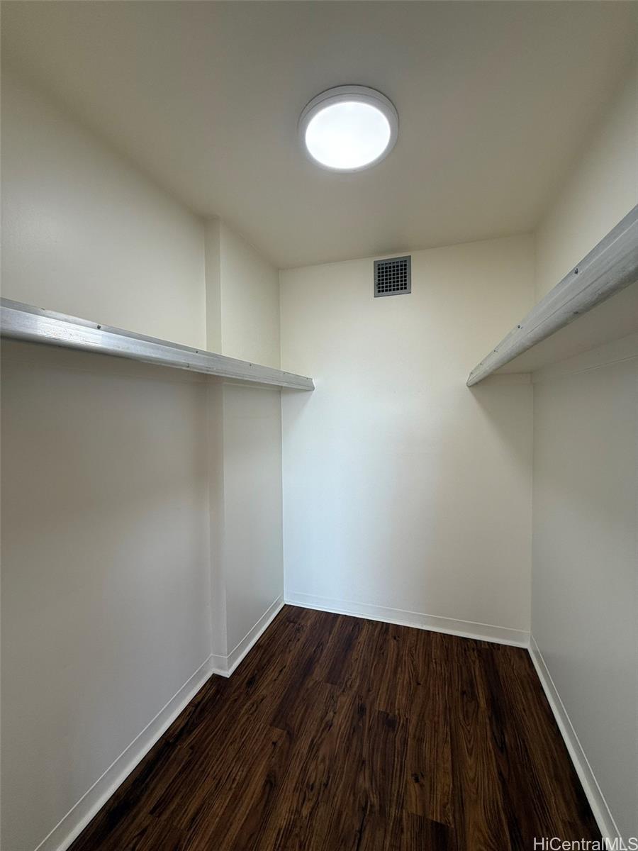 1001 Wilder Ave Honolulu - Rental - photo 11 of 17