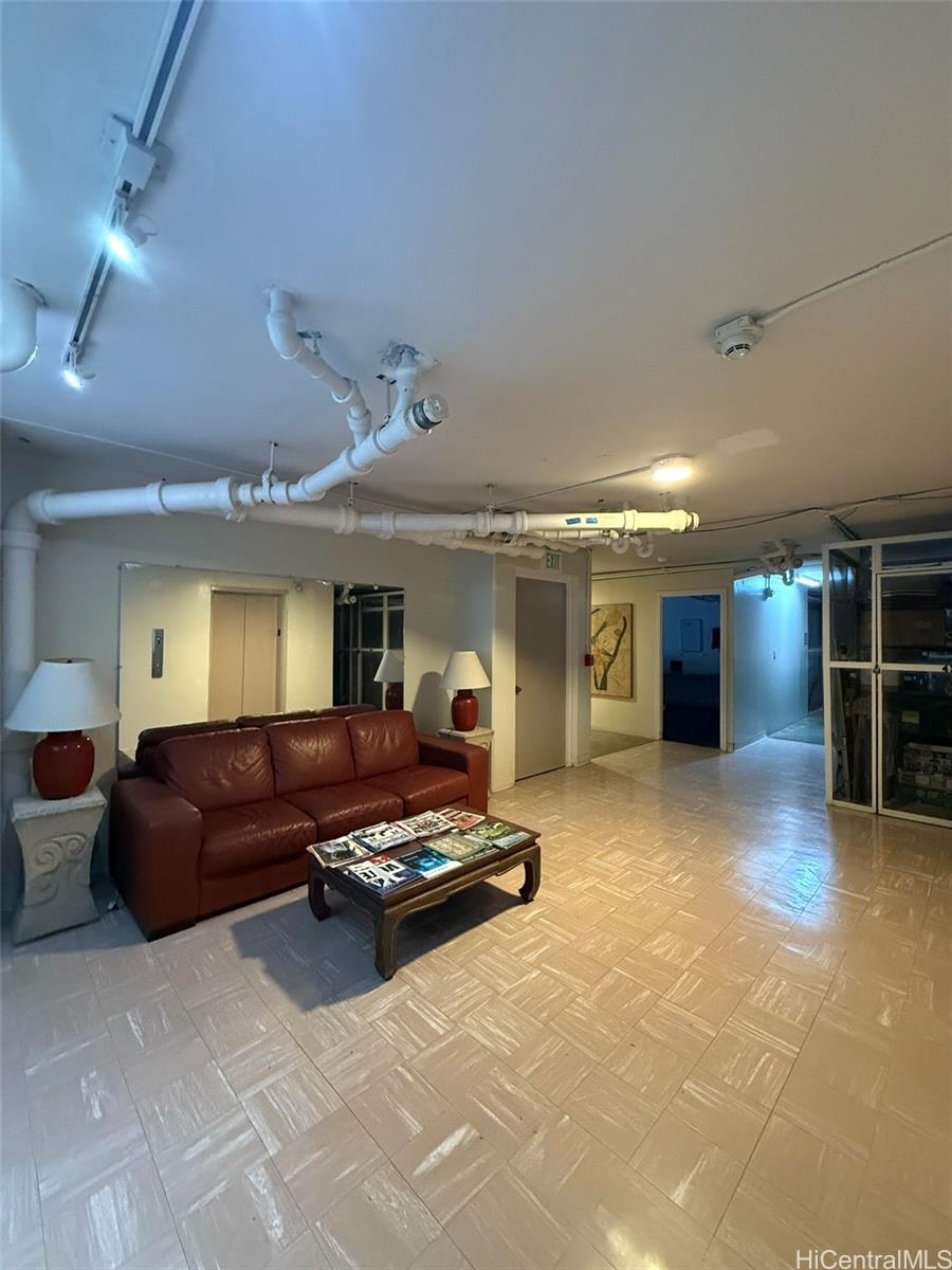 1001 Wilder Ave Honolulu - Rental - photo 15 of 17