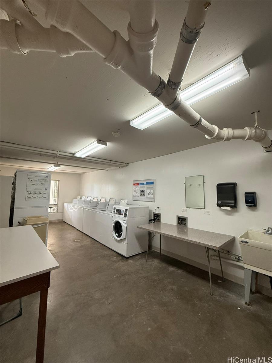 1001 Wilder Ave Honolulu - Rental - photo 16 of 17