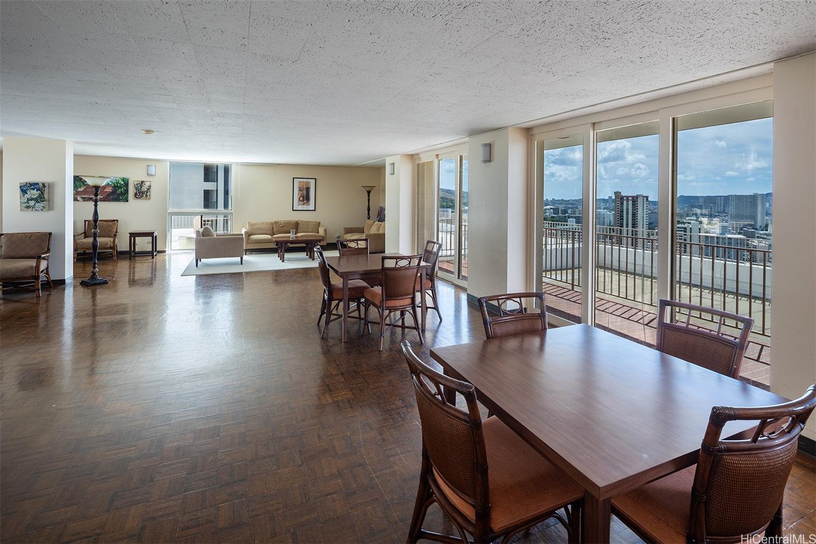 1001 Wilder Ave Honolulu - Rental - photo 17 of 19