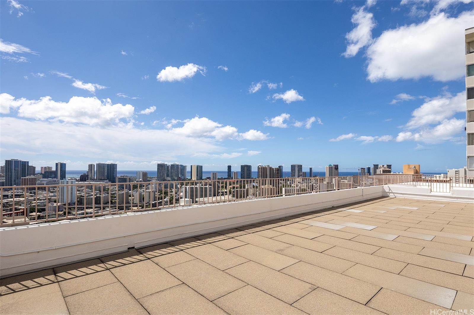 1001 Wilder Ave Honolulu - Rental - photo 18 of 19