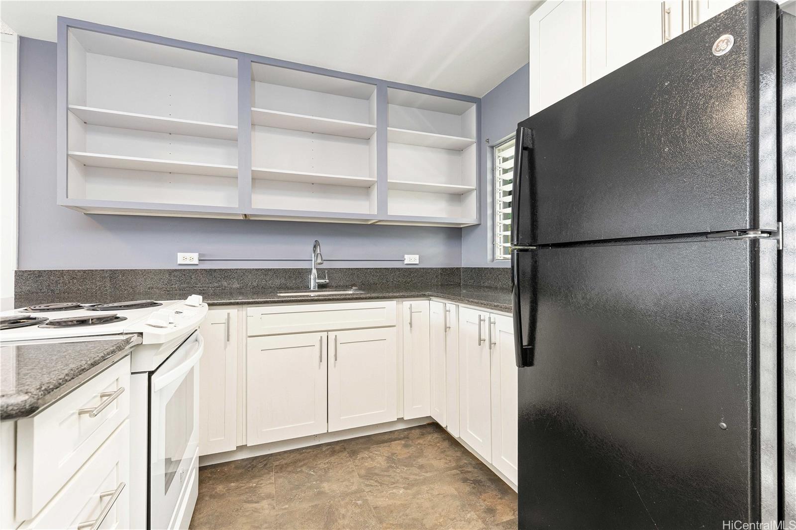 Sea View condo # 14, Honolulu, Hawaii - photo 2 of 23