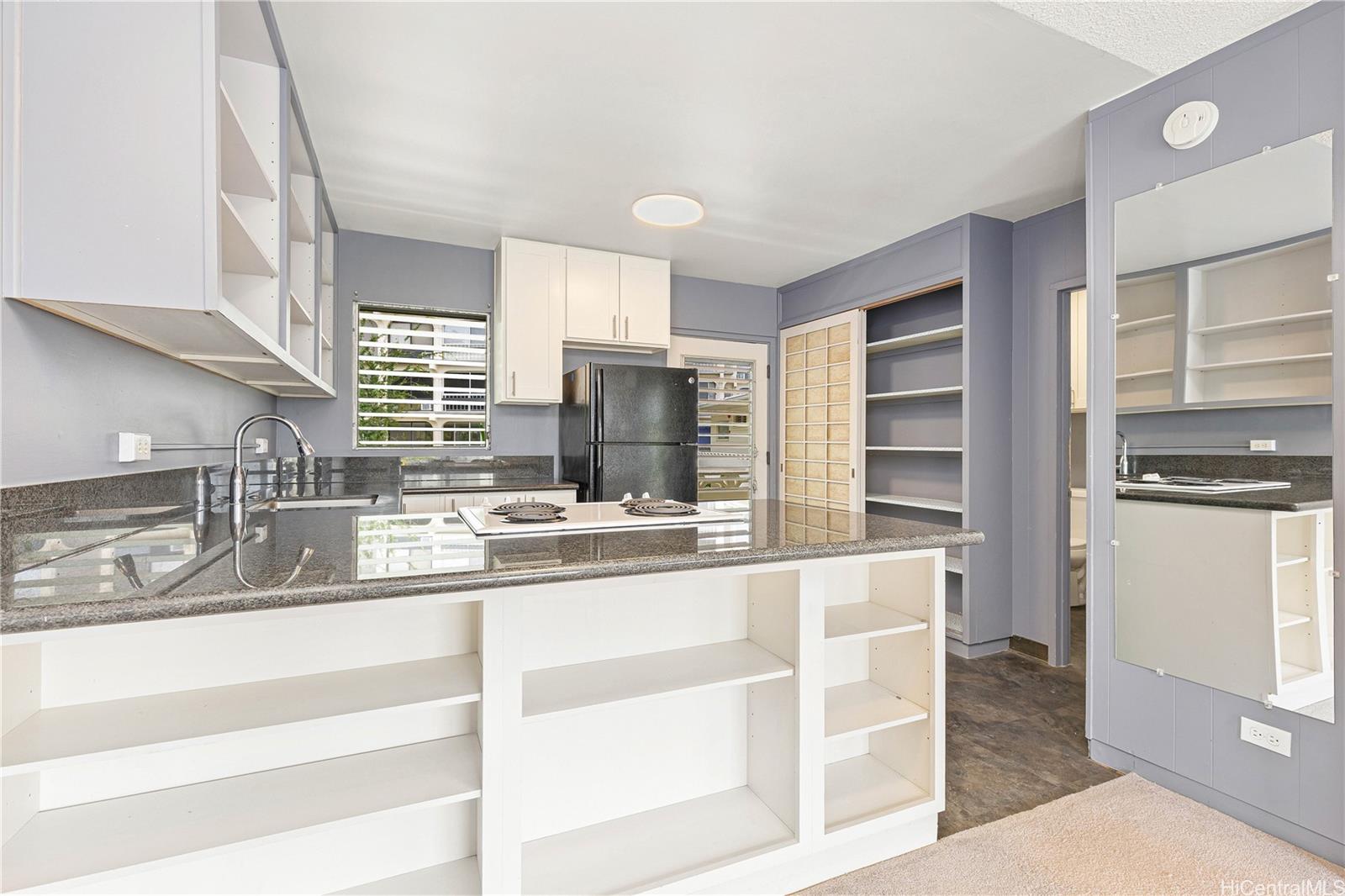 Sea View condo # 14, Honolulu, Hawaii - photo 4 of 23