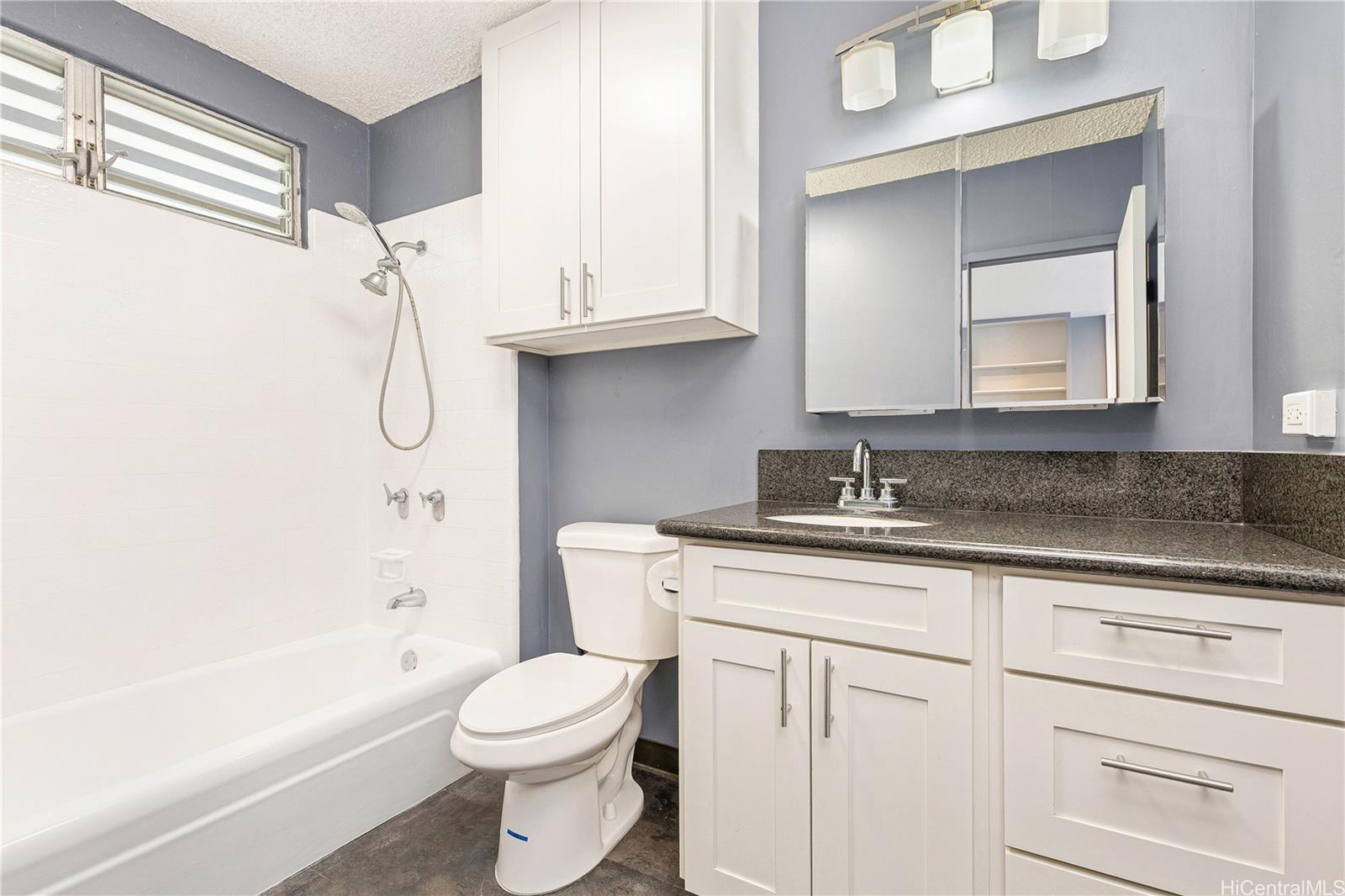 Sea View condo # 14, Honolulu, Hawaii - photo 9 of 23