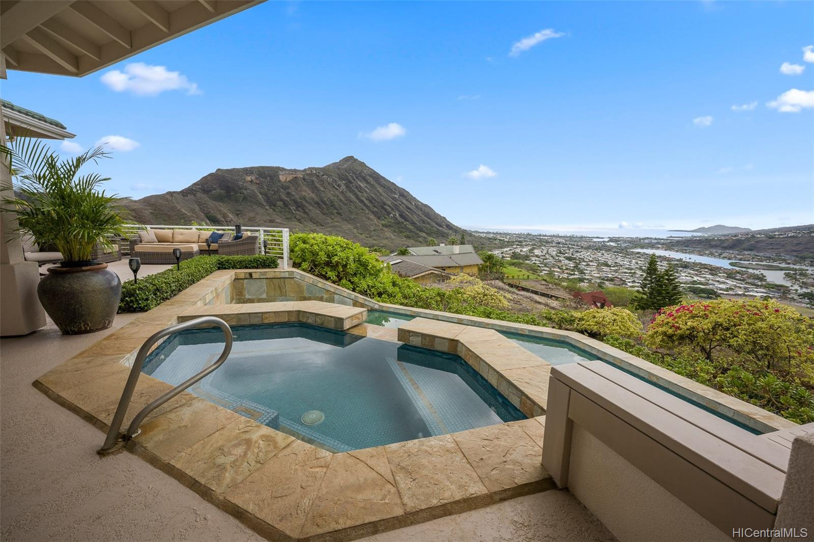 1004 Hanohano Way , Honolulu, Hi 96825 Napali Haweo