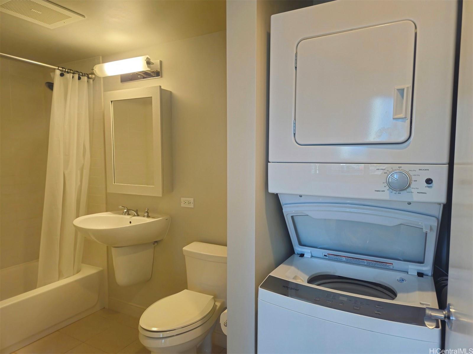 Pacifica Honolulu condo # 1604, Honolulu, Hawaii - photo 11 of 20