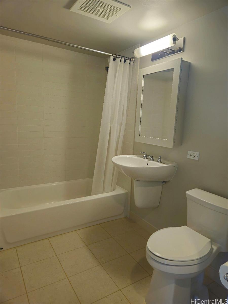 Pacifica Honolulu condo # 1604, Honolulu, Hawaii - photo 12 of 20