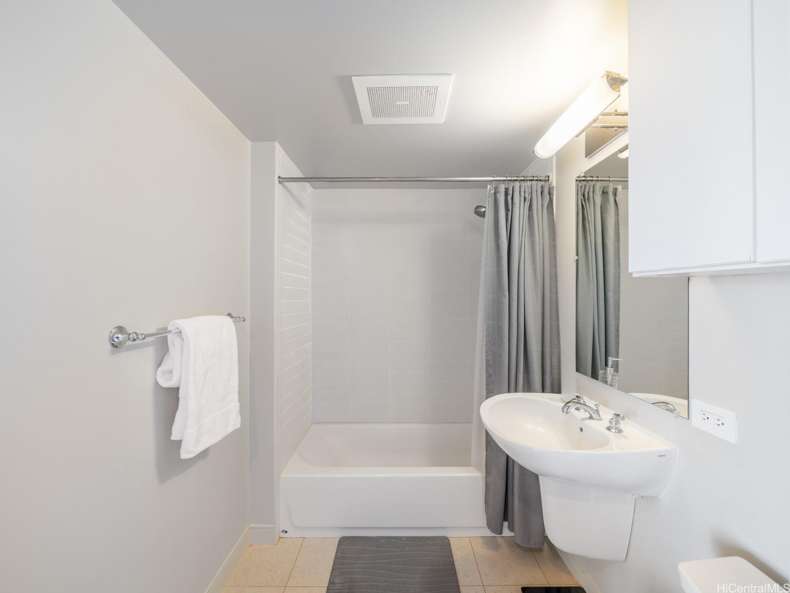 Pacifica Honolulu condo # 2606, Honolulu, Hawaii - photo 17 of 25