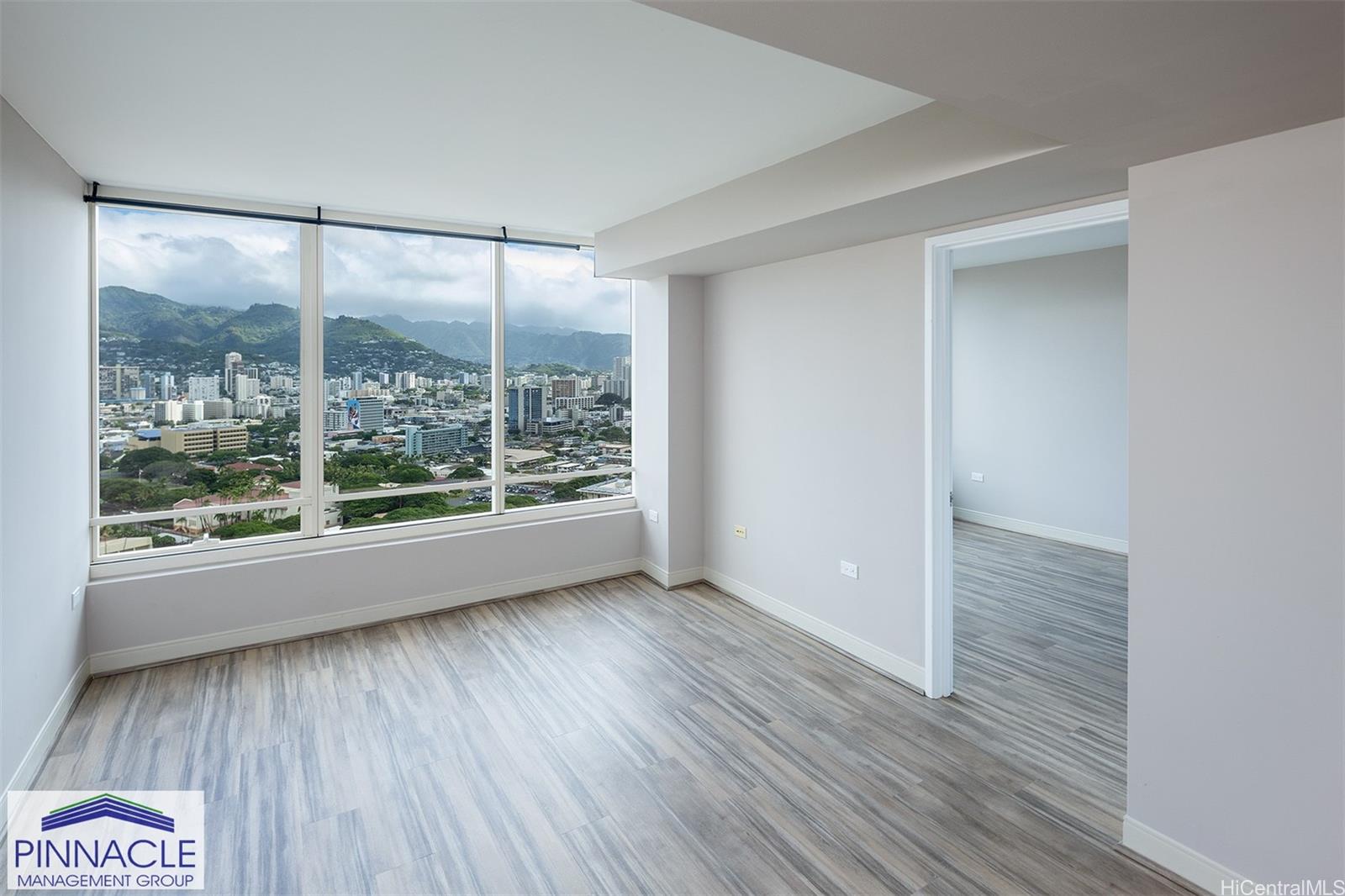 1009 Kapiolani Blvd Honolulu - Rental - photo 2 of 22