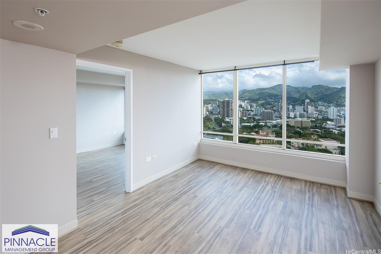 1009 Kapiolani Blvd Honolulu - Rental - photo 3 of 22