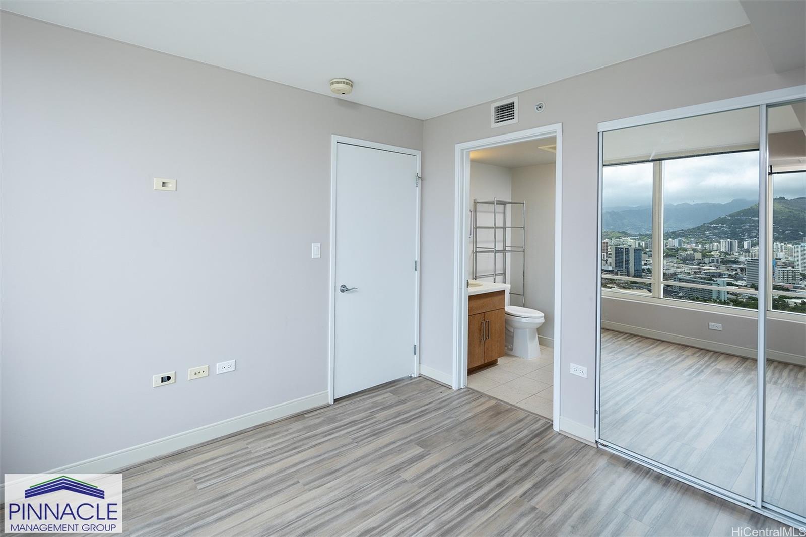 1009 Kapiolani Blvd Honolulu - Rental - photo 8 of 22