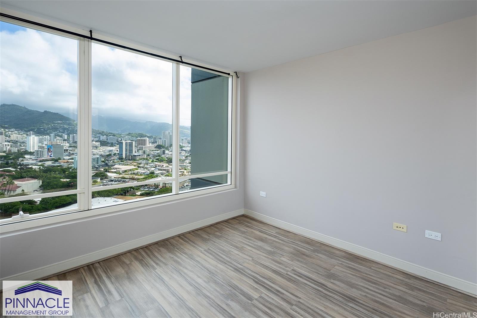 1009 Kapiolani Blvd Honolulu - Rental - photo 10 of 22