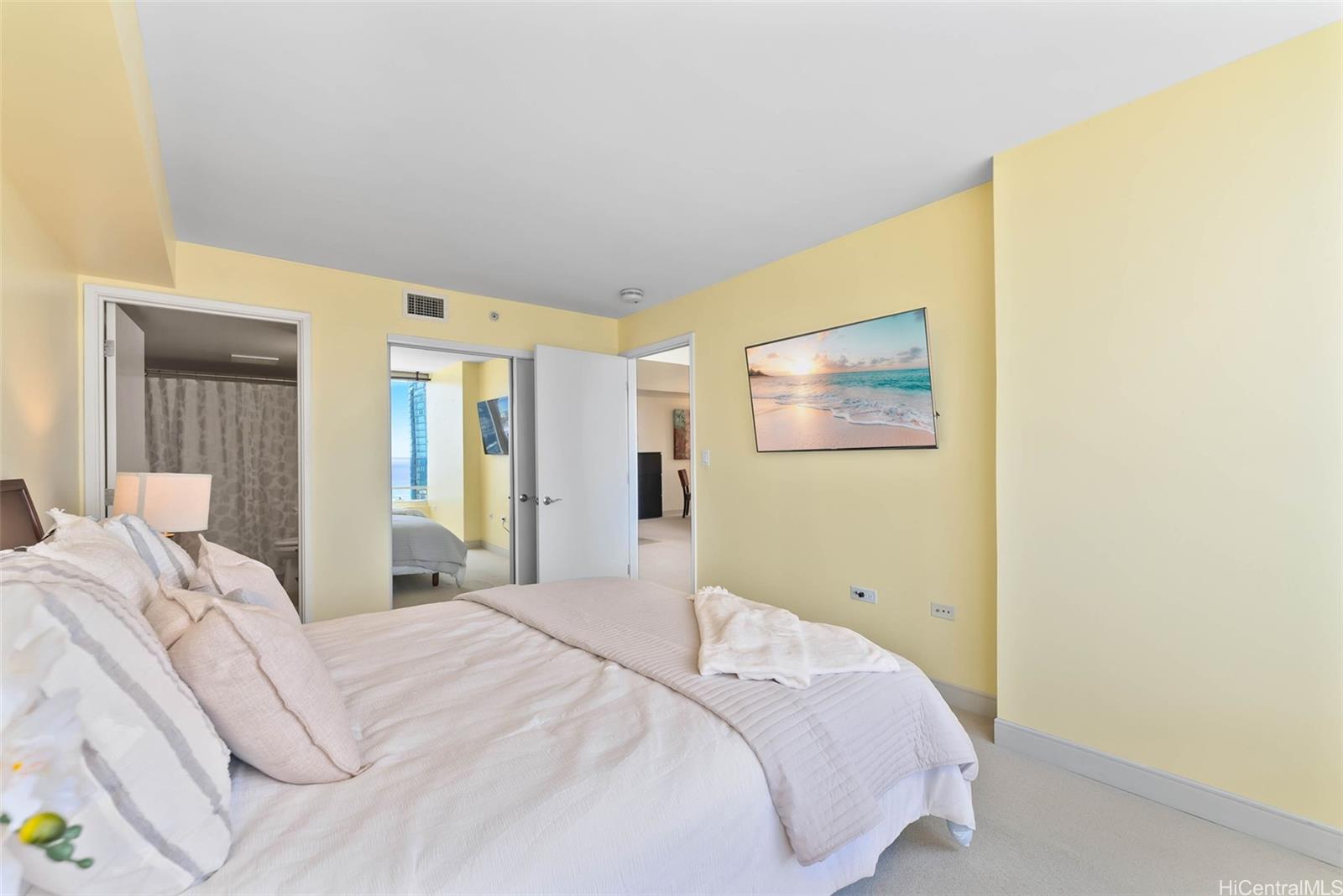 Pacifica Honolulu condo # 3309, Honolulu, Hawaii - photo 16 of 25