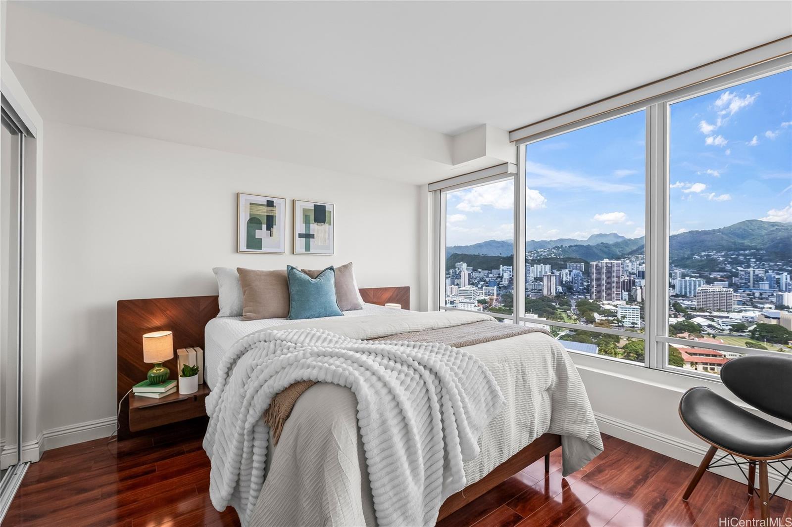 Pacifica Honolulu condo # 3701, Honolulu, Hawaii - photo 11 of 25