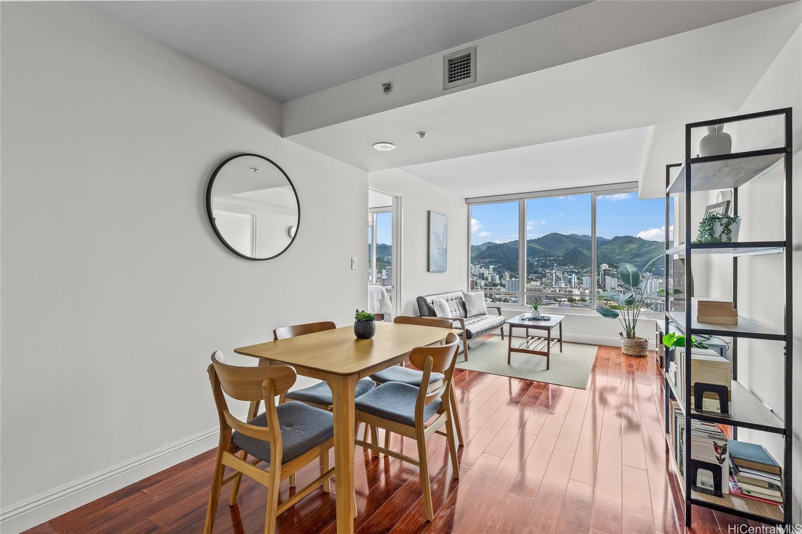 Pacifica Honolulu condo # 3701, Honolulu, Hawaii - photo 4 of 25