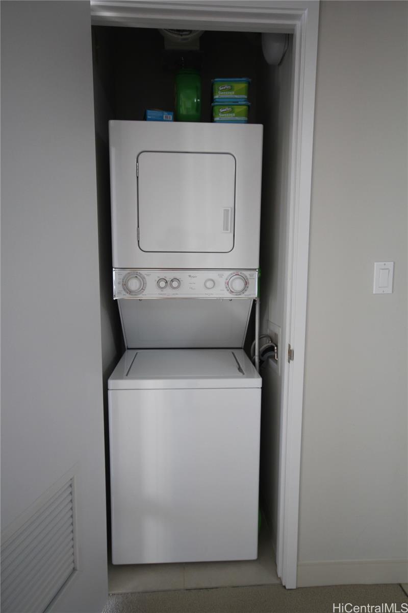 1009 Kapiolani Blvd Honolulu - Rental - photo 5 of 14