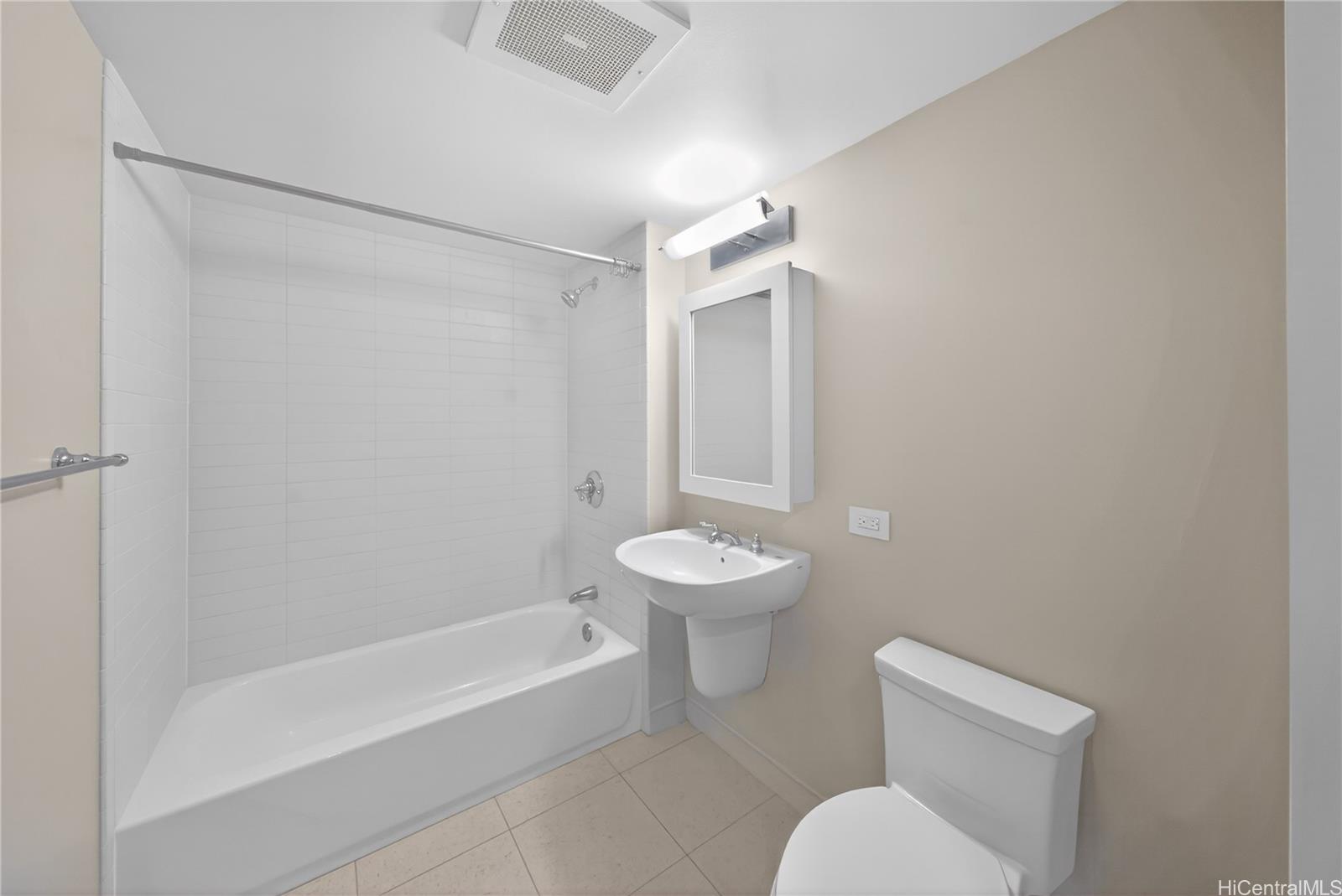 Pacifica Honolulu condo # 4211, Honolulu, Hawaii - photo 11 of 24