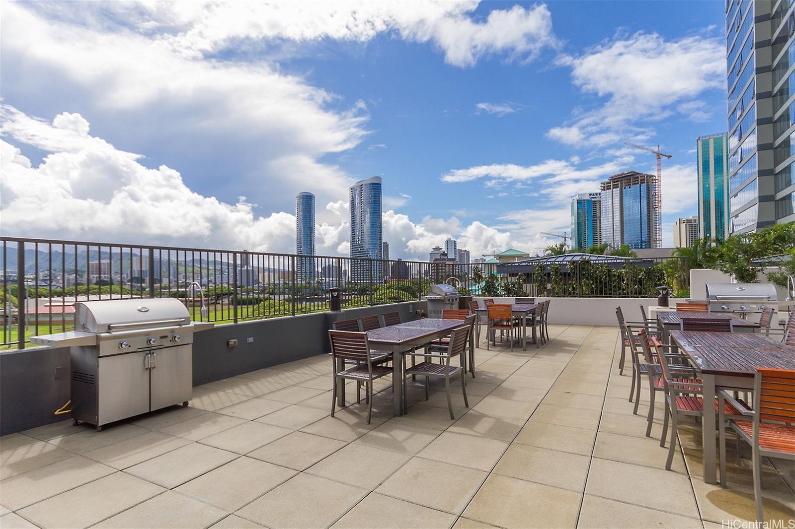 1009 Kapiolani Blvd Honolulu - Rental - photo 15 of 19