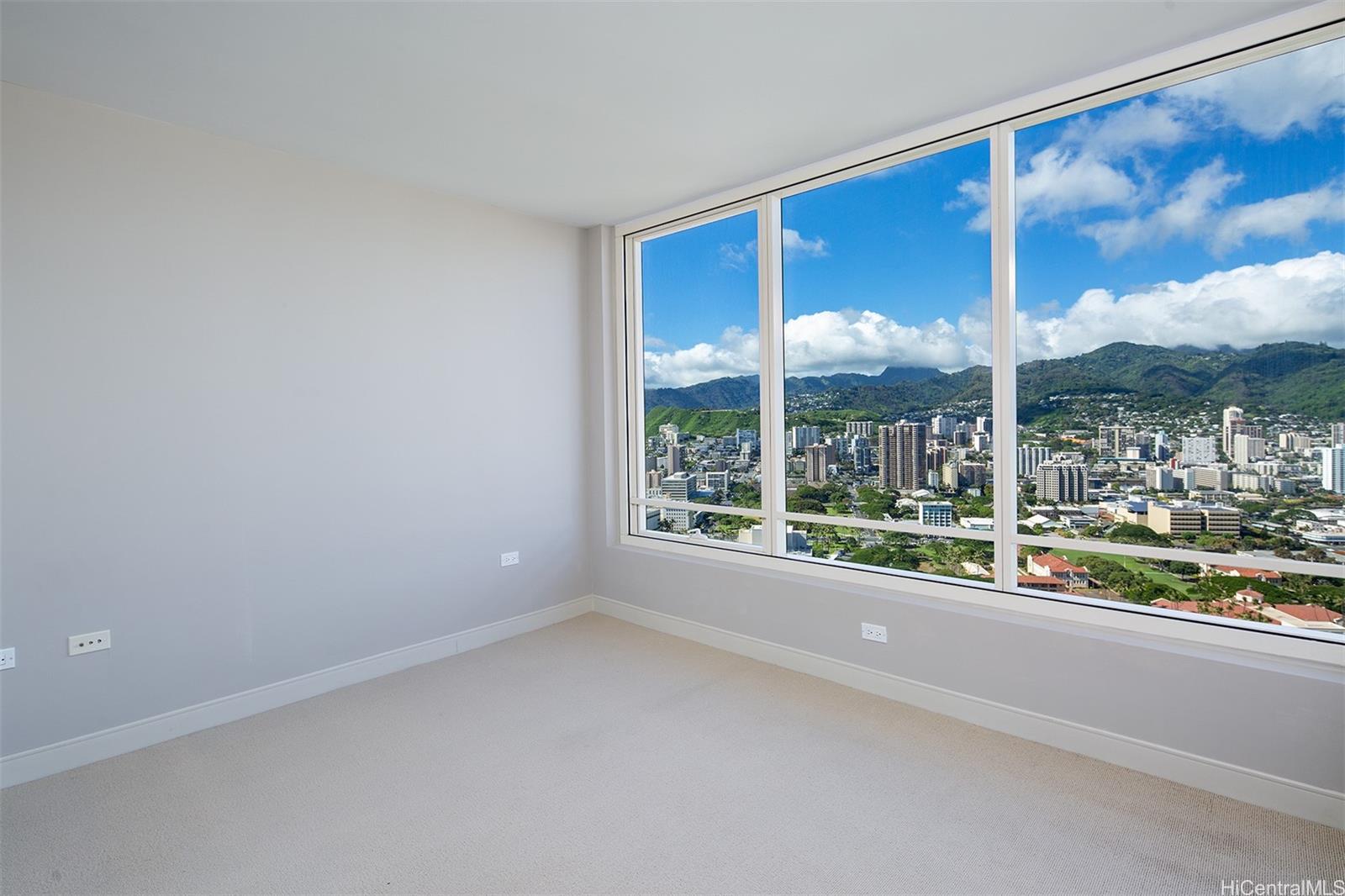 1009 Kapiolani Blvd Honolulu - Rental - photo 5 of 19