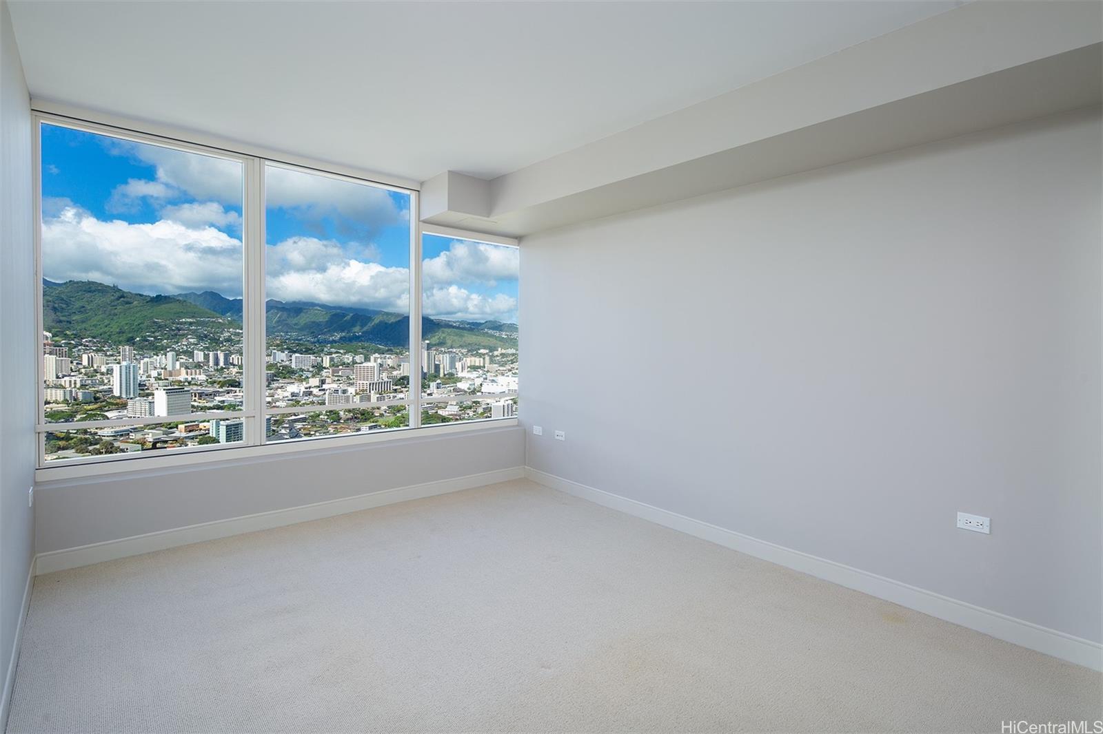 1009 Kapiolani Blvd Honolulu - Rental - photo 7 of 19