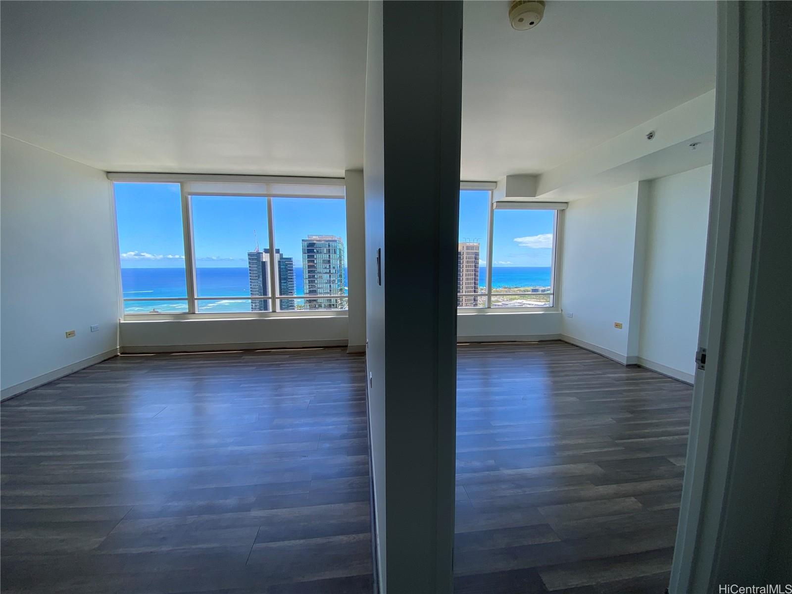 1009 Kapiolani Blvd Honolulu - Rental - photo 2 of 13