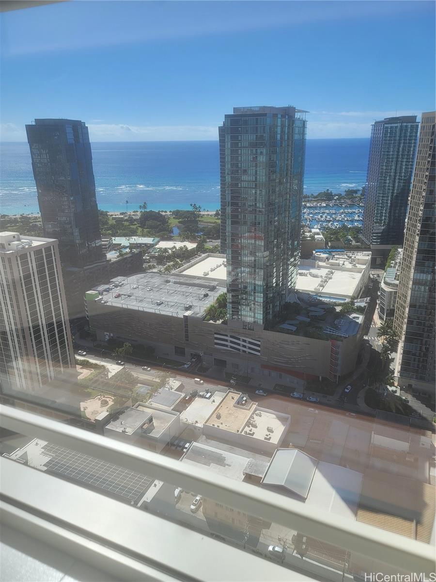 1009 Kapiolani Blvd Honolulu - Rental - photo 2 of 2