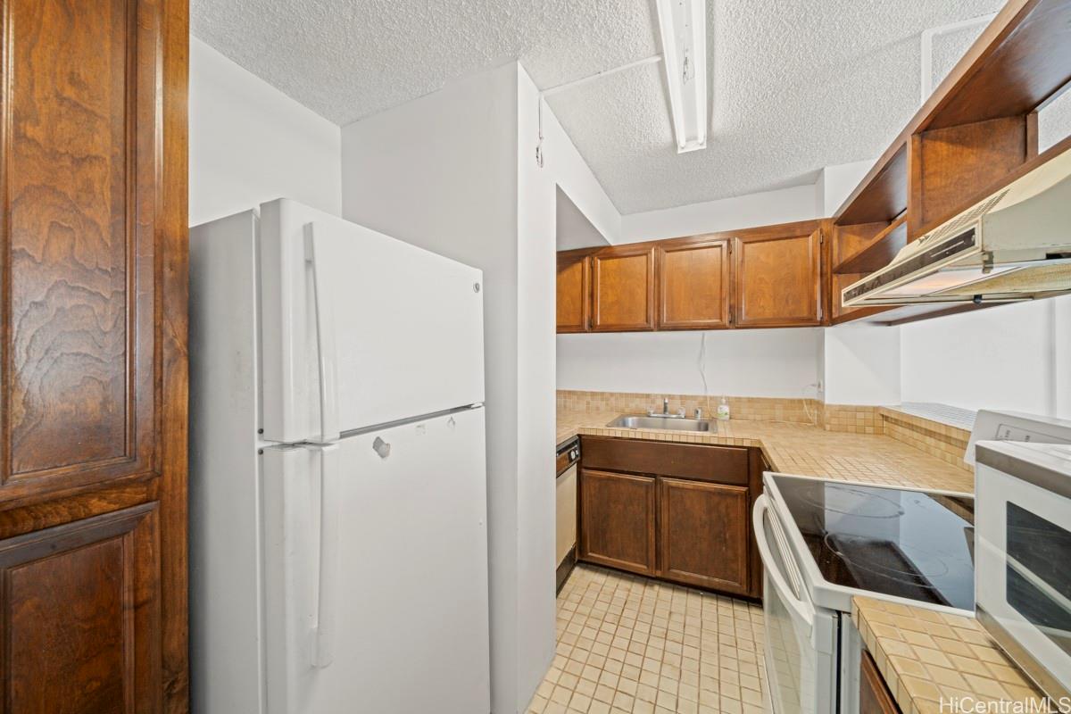 Hilo Lagoon Centre condo # 521, Hilo, Hawaii - photo 12 of 24