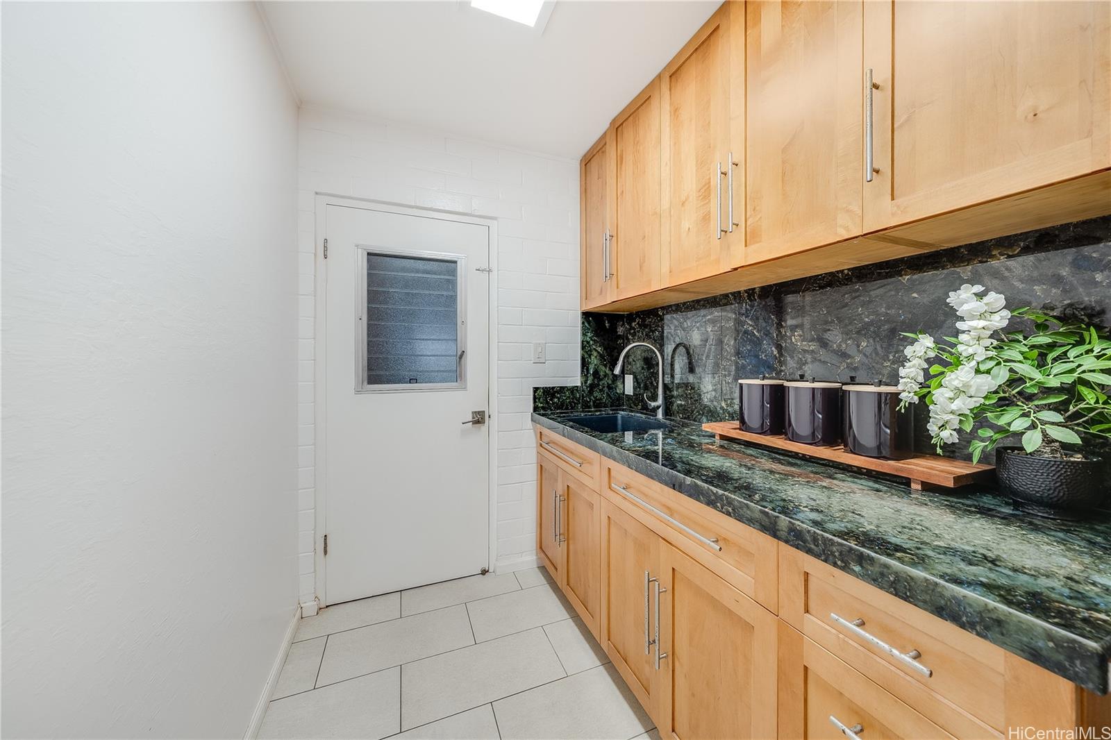 101  Kailuana Place Beachside, Kailua home - photo 20 of 25