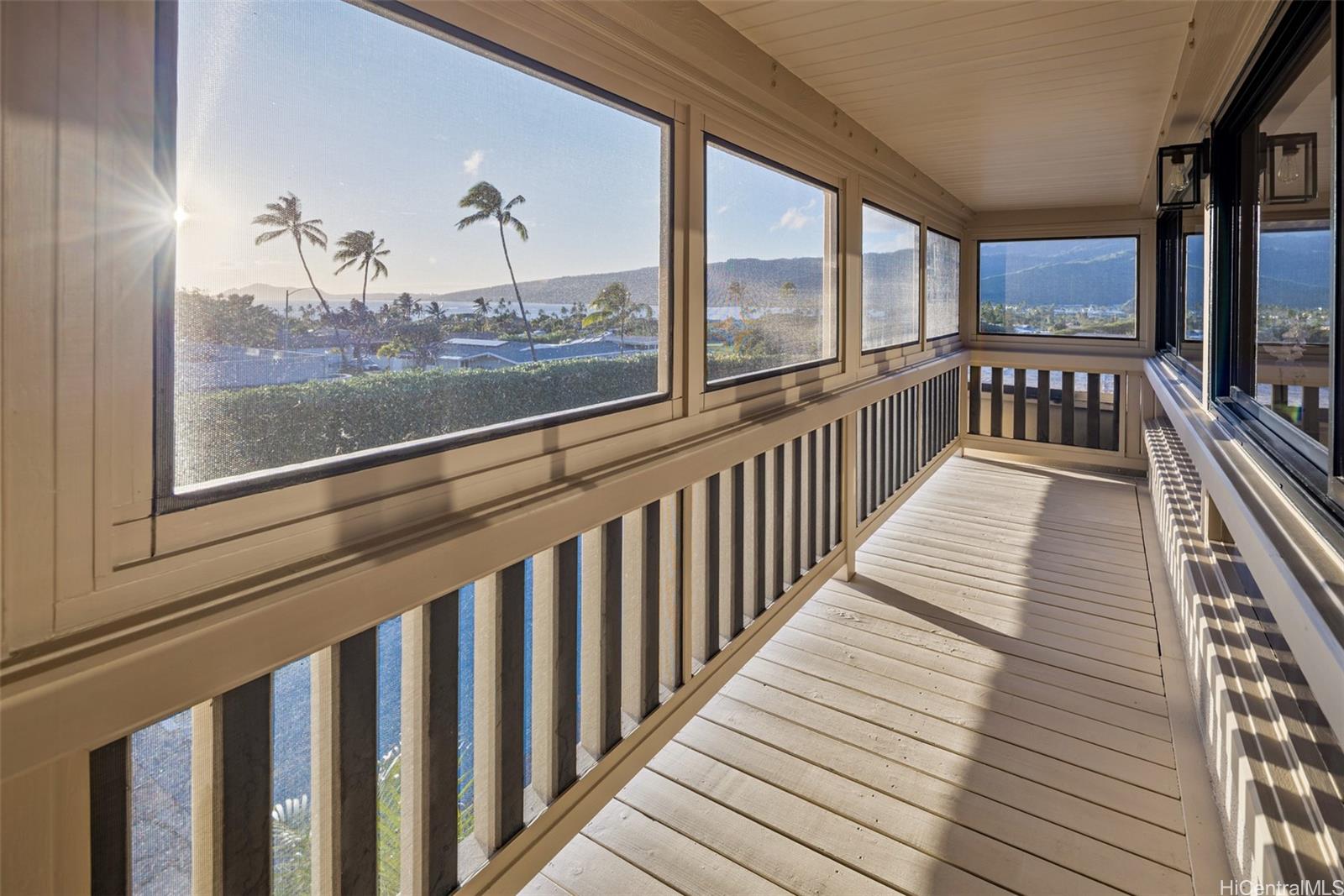 101  Nawiliwili Street Triangle, Hawaii Kai home - photo 13 of 24