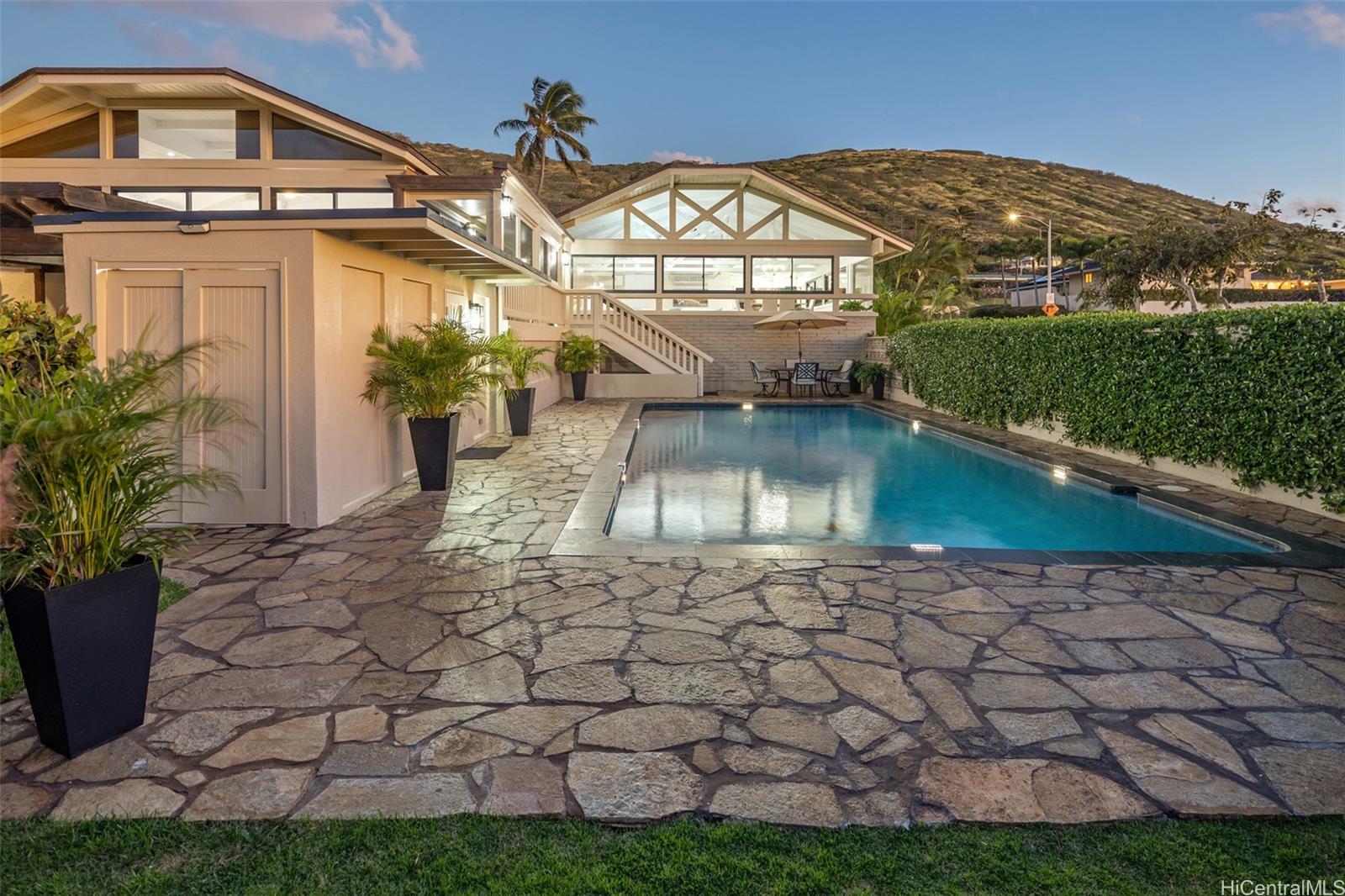 101  Nawiliwili Street Triangle, Hawaii Kai home - photo 15 of 24