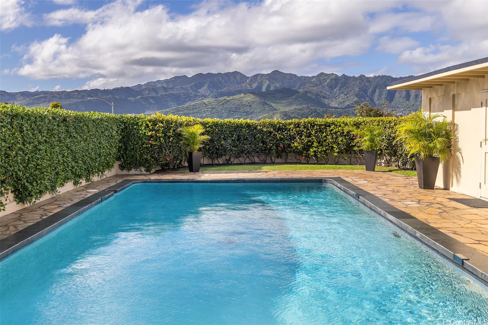 101  Nawiliwili Street Triangle, Hawaii Kai home - photo 17 of 24