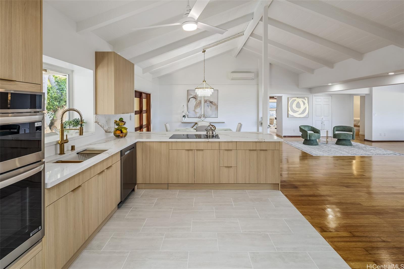 101  Nawiliwili Street Triangle, Hawaii Kai home - photo 9 of 24