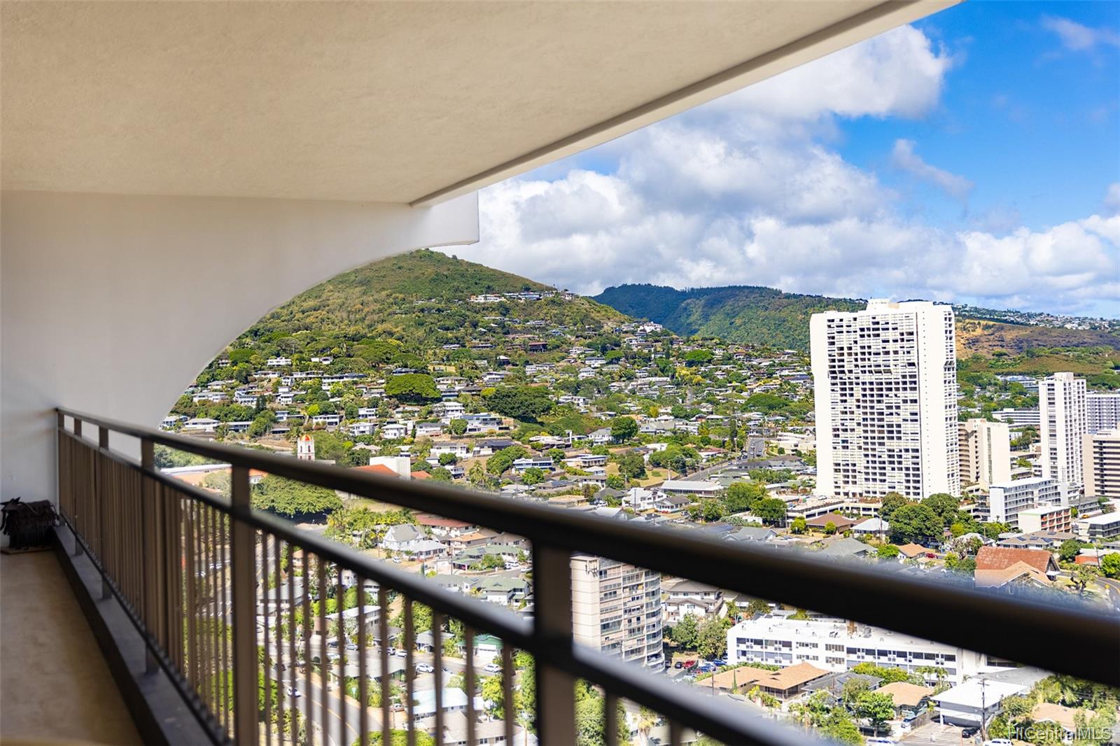 1010 Wilder condo # 1701, Honolulu, Hawaii - photo 20 of 25