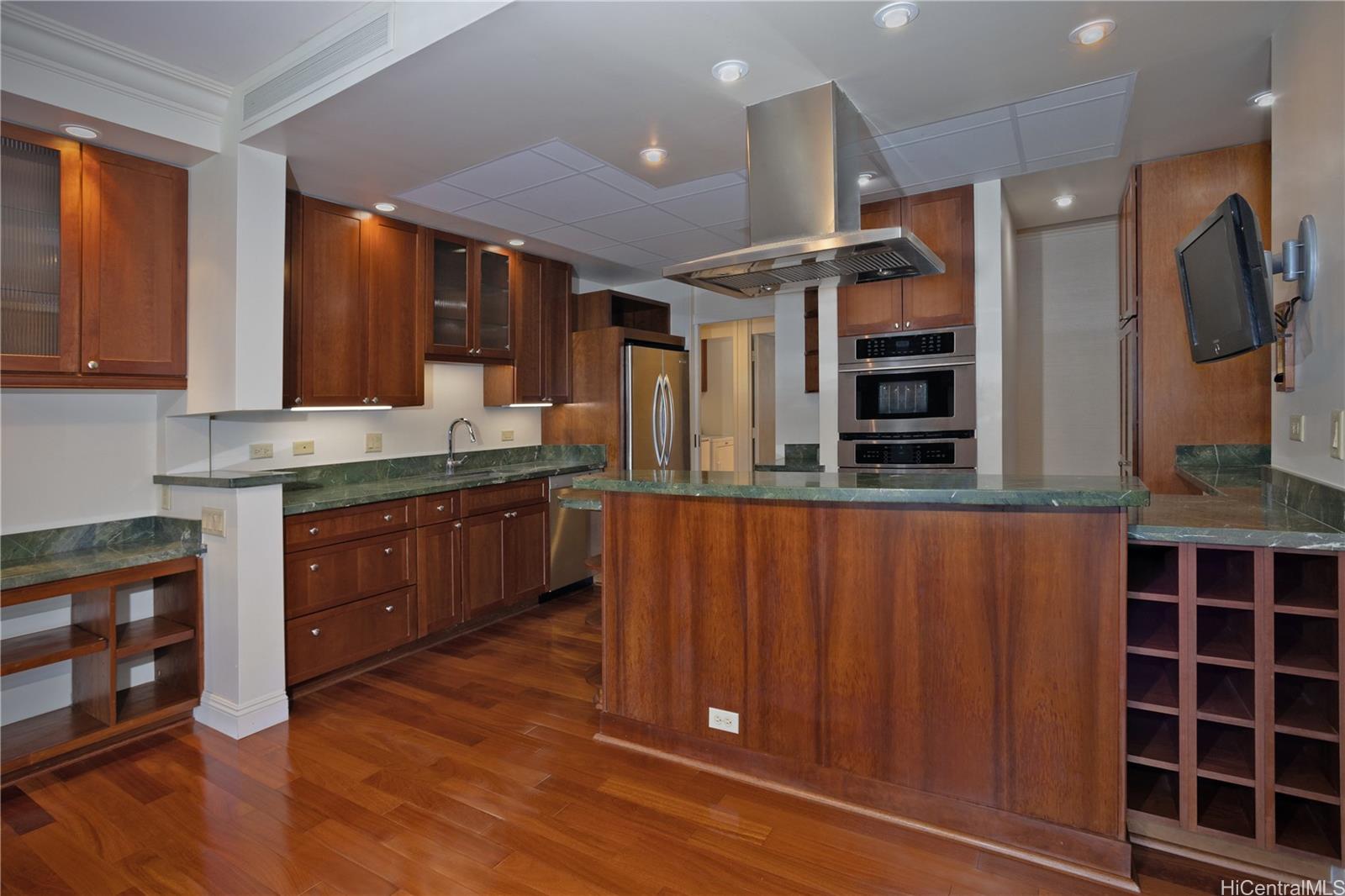 1010 Wilder condo # 803, Honolulu, Hawaii - photo 5 of 25