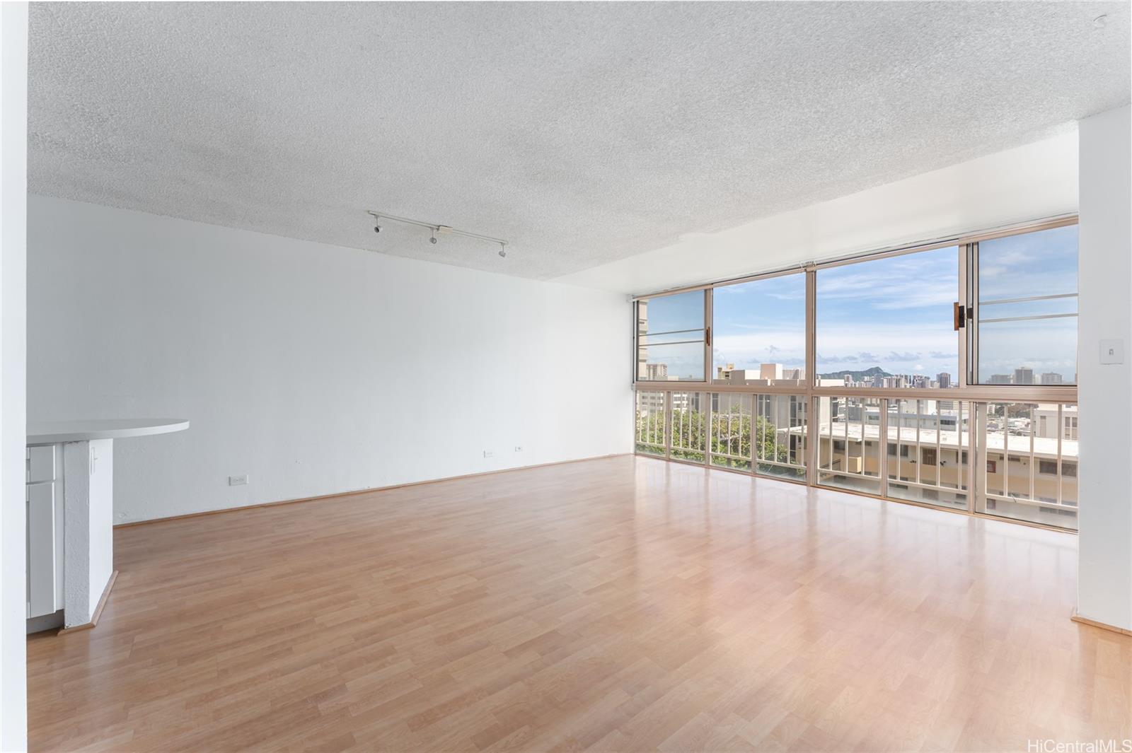 1011 Prospect condo # 813, Honolulu, Hawaii - photo 2 of 25