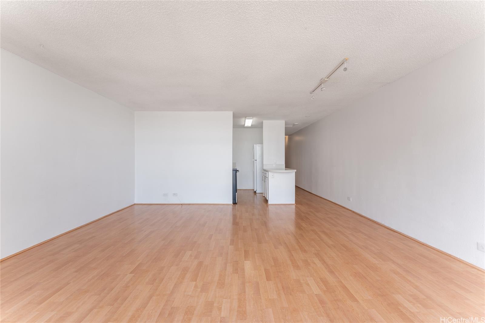 1011 Prospect condo # 813, Honolulu, Hawaii - photo 5 of 25