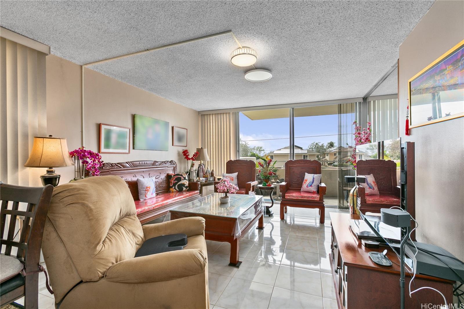 Vista Del Mar condos for sale in Salt Lake Oahu