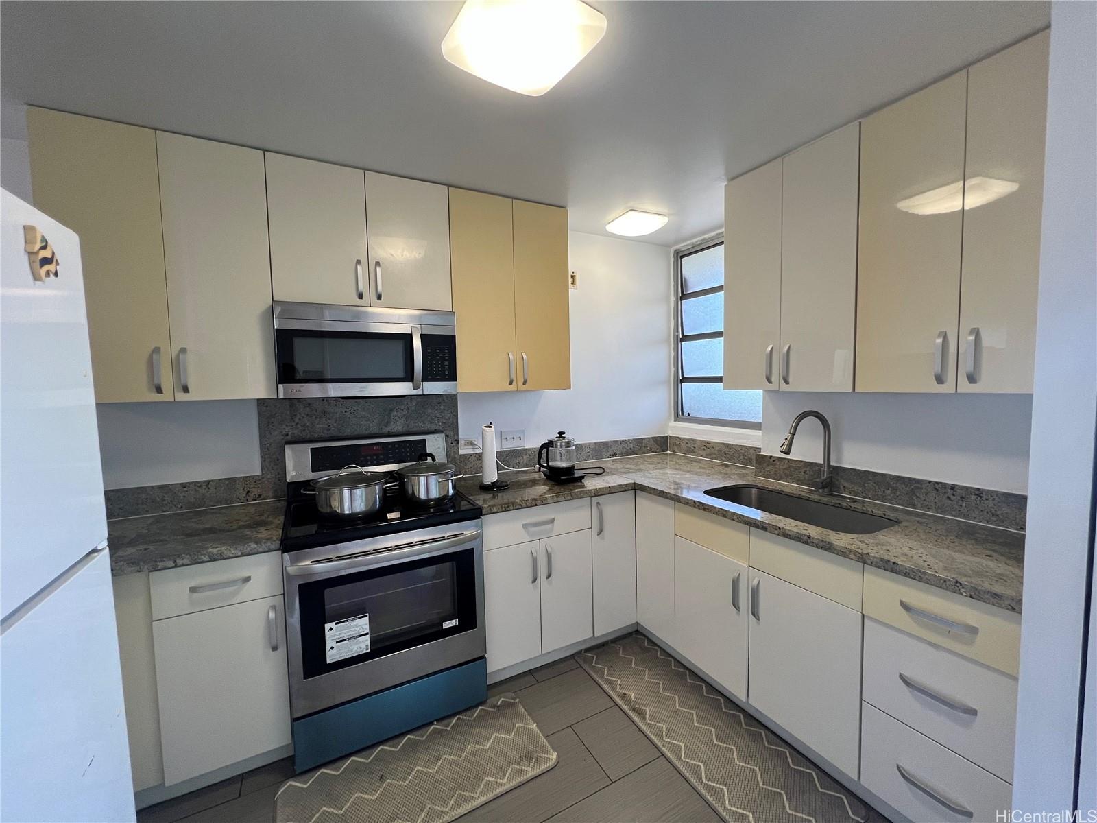 Vista Del Mar condo # 403, Honolulu, Hawaii - photo 4 of 8