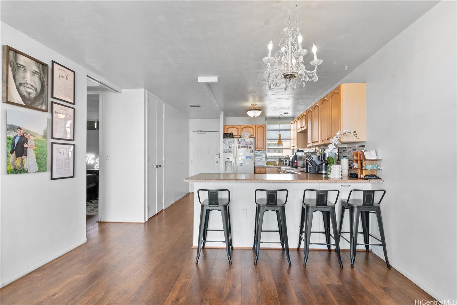 Vista Del Mar condo # 802, Honolulu, Hawaii - photo 3 of 13