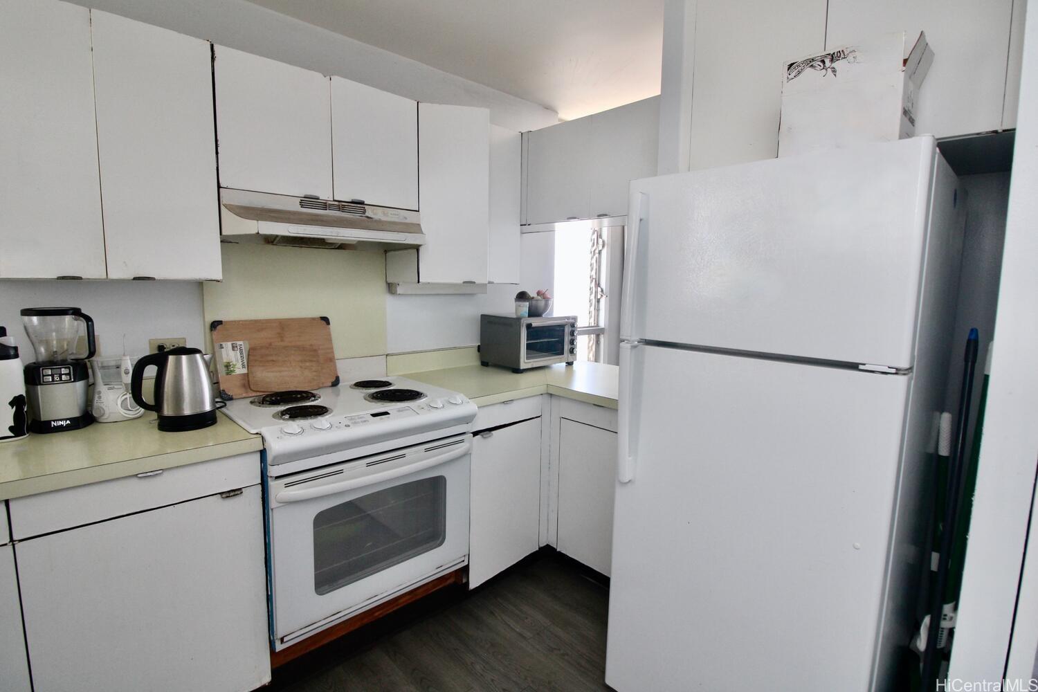 Vista Del Mar condo # 804, Honolulu, Hawaii - photo 12 of 23