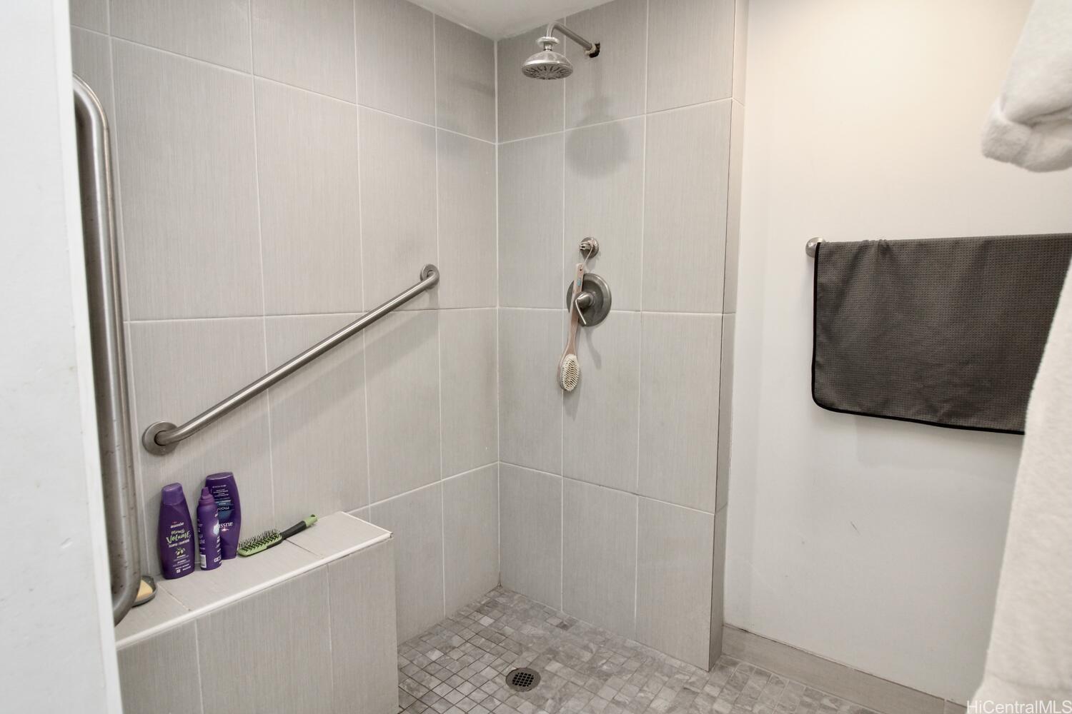 Vista Del Mar condo # 804, Honolulu, Hawaii - photo 17 of 23