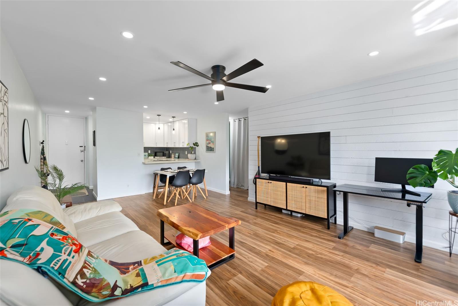 Poinciana Manor condo # 243, Kailua, Hawaii - photo 4 of 25