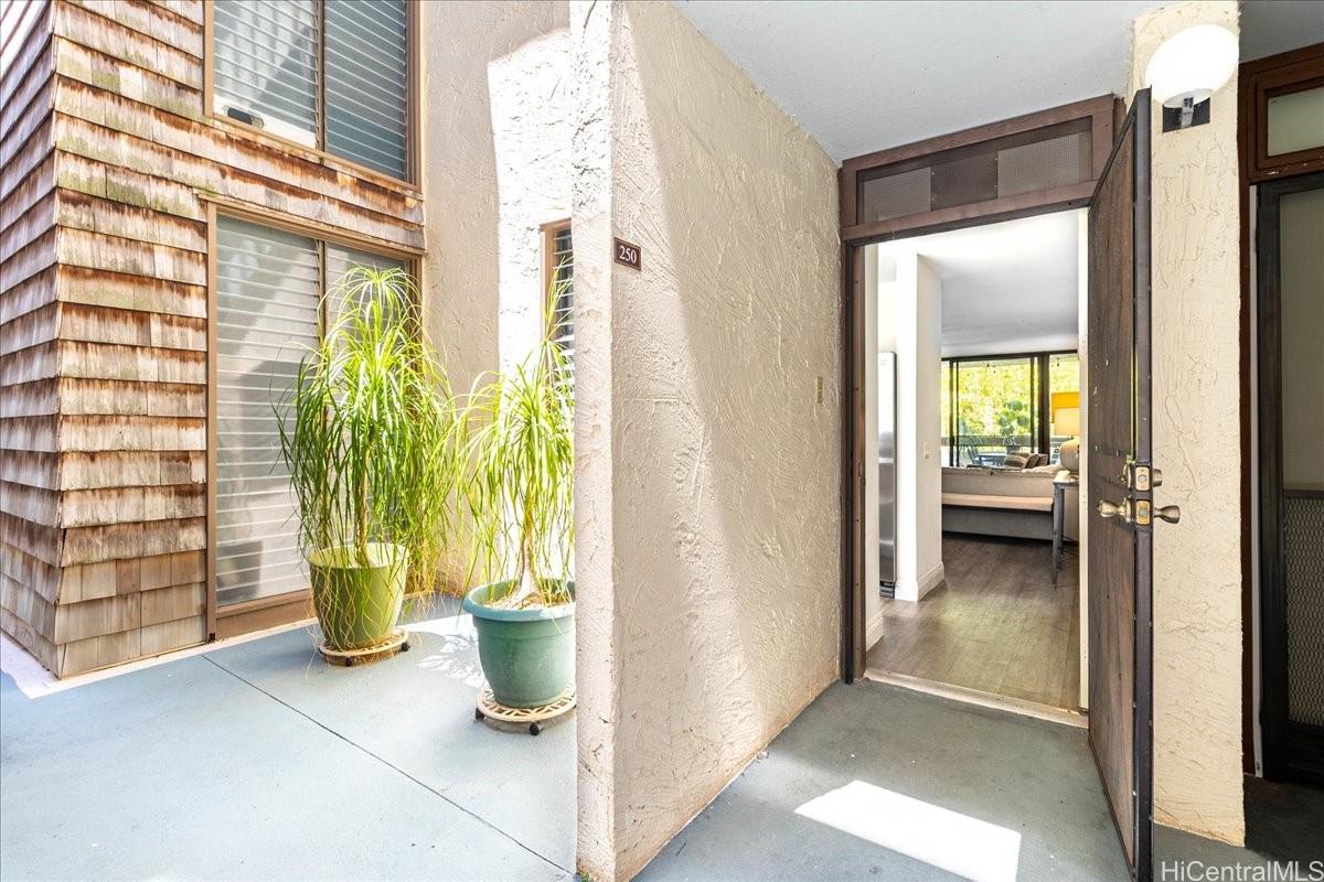 Poinciana Manor condo # 250, Kailua, Hawaii - photo 2 of 25