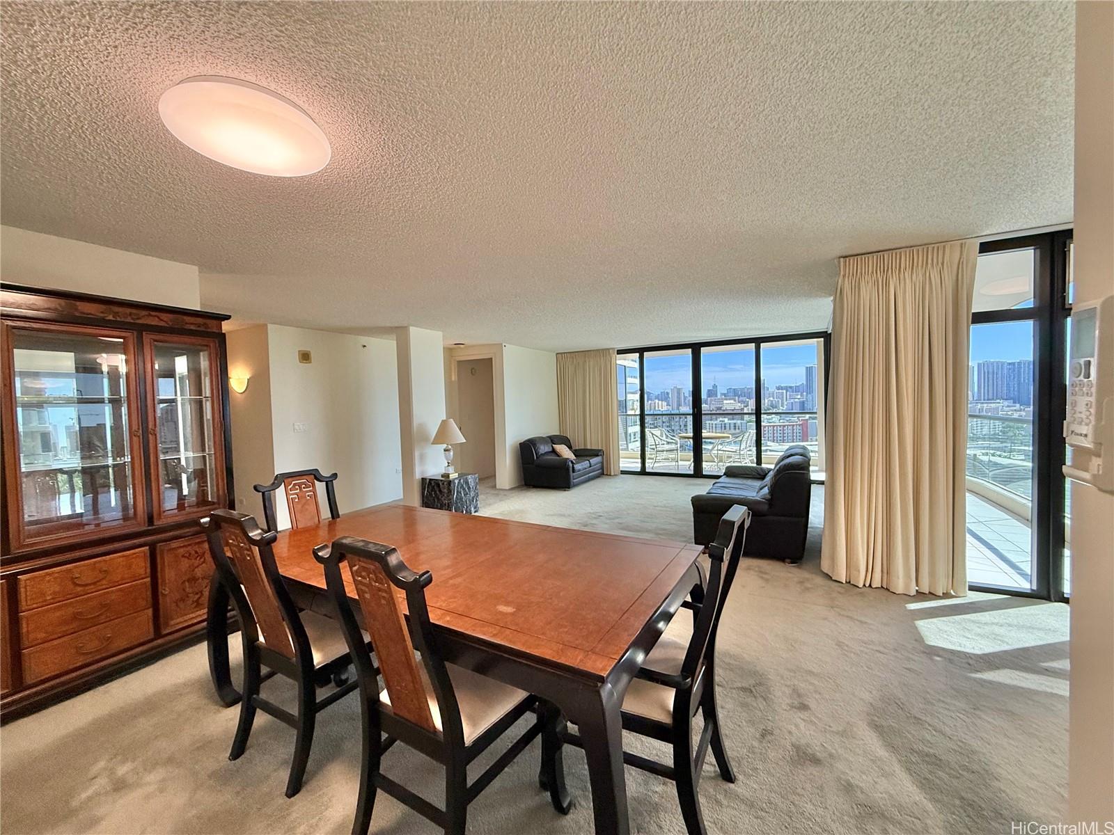 1015 Wilder condo # 503, Honolulu, Hawaii - photo 4 of 17