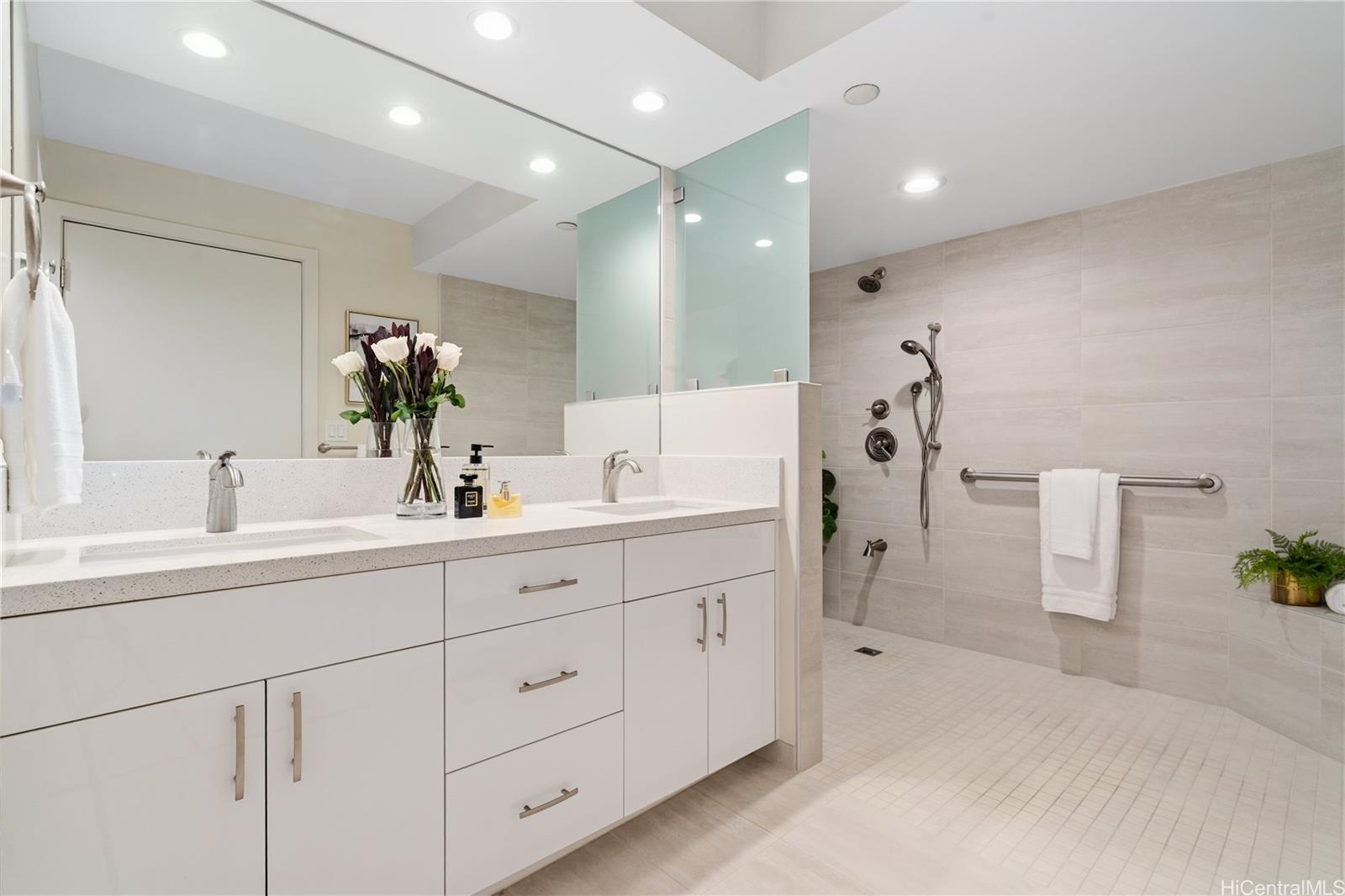 1015 Wilder condo # 804, Honolulu, Hawaii - photo 14 of 25