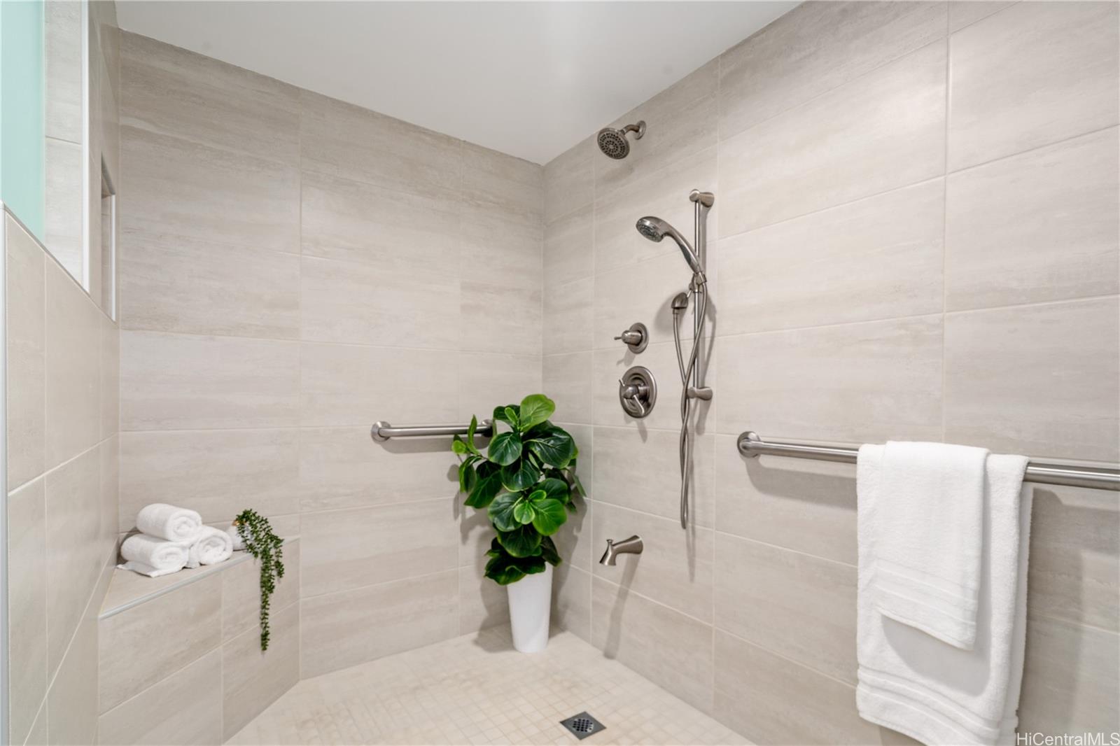 1015 Wilder condo # 804, Honolulu, Hawaii - photo 15 of 25