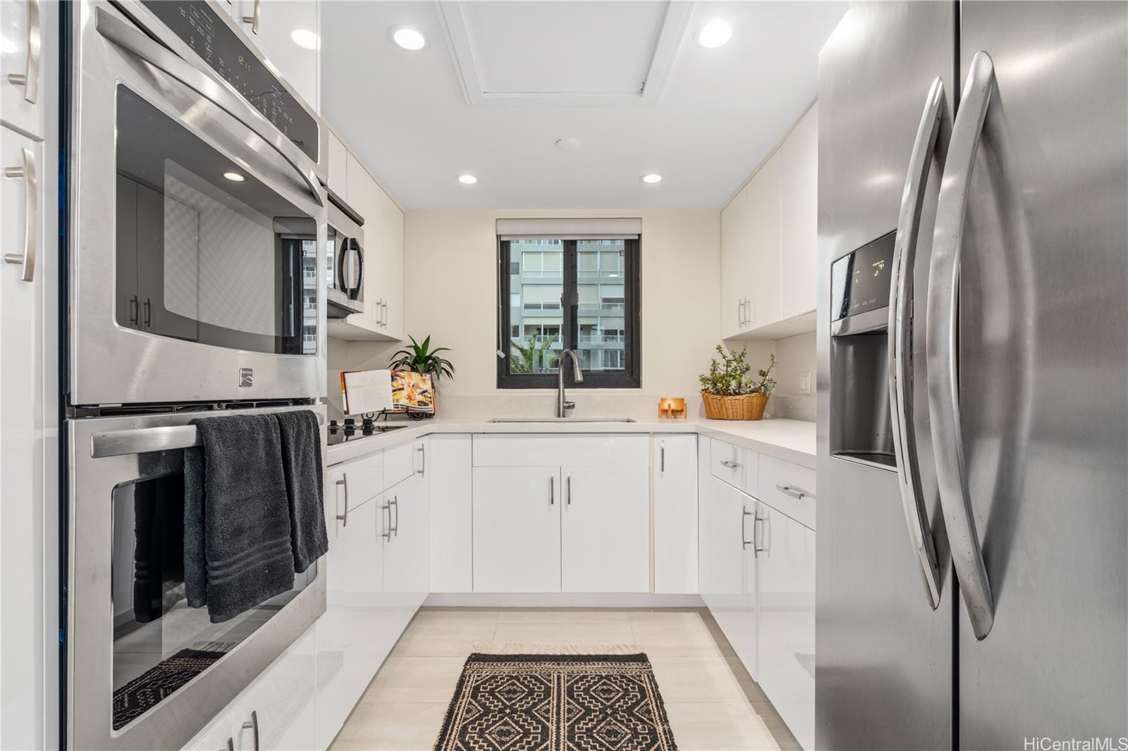 1015 Wilder condo # 804, Honolulu, Hawaii - photo 16 of 25