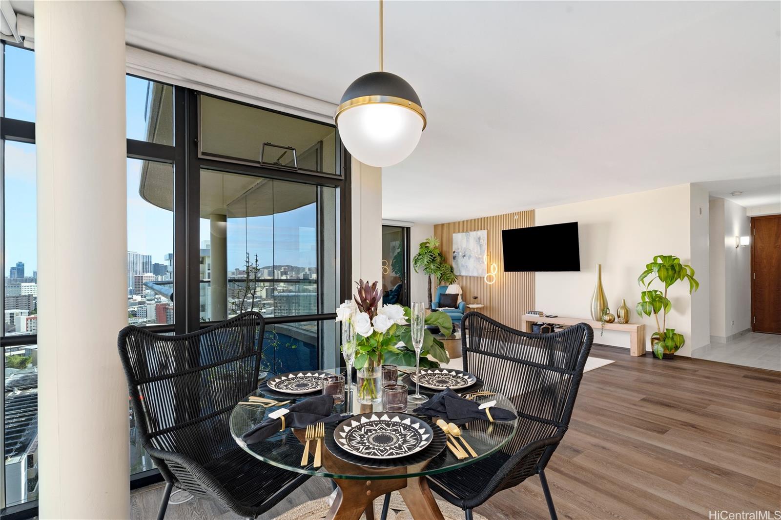 1015 Wilder condo # 804, Honolulu, Hawaii - photo 5 of 25