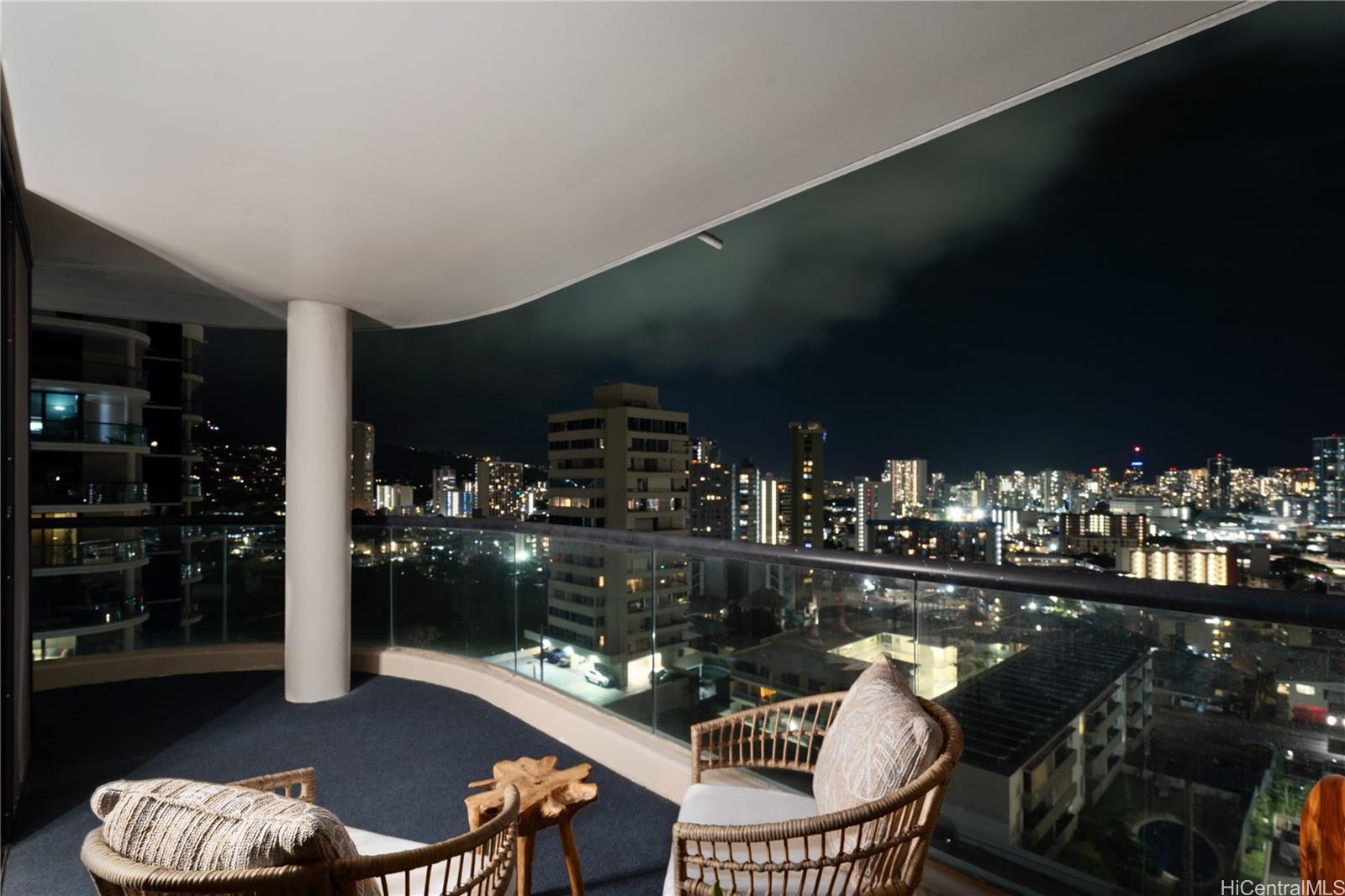 1015 Wilder condo # 804, Honolulu, Hawaii - photo 10 of 25